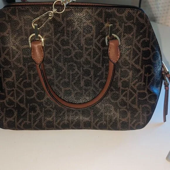 CALVIN KLEIN HAYDEN STYLE CROSSBODY BAG ITS A BEAUTY ♥️ - Picture 3 of 11